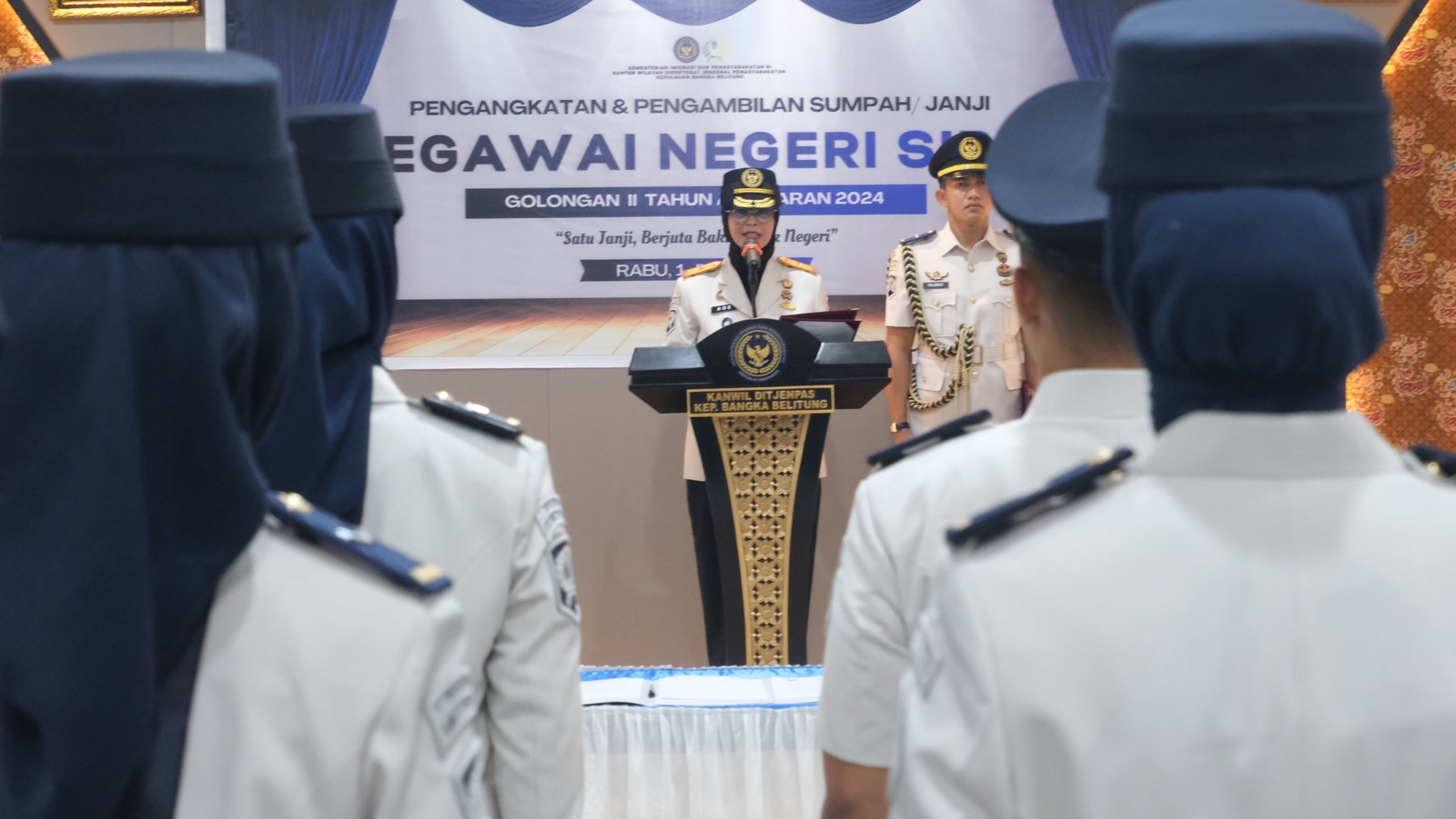 Lantik 52 orang CPNS, Kakanwil Ditjenpas Babel Tekankan Integritas dan Profesionalisme.