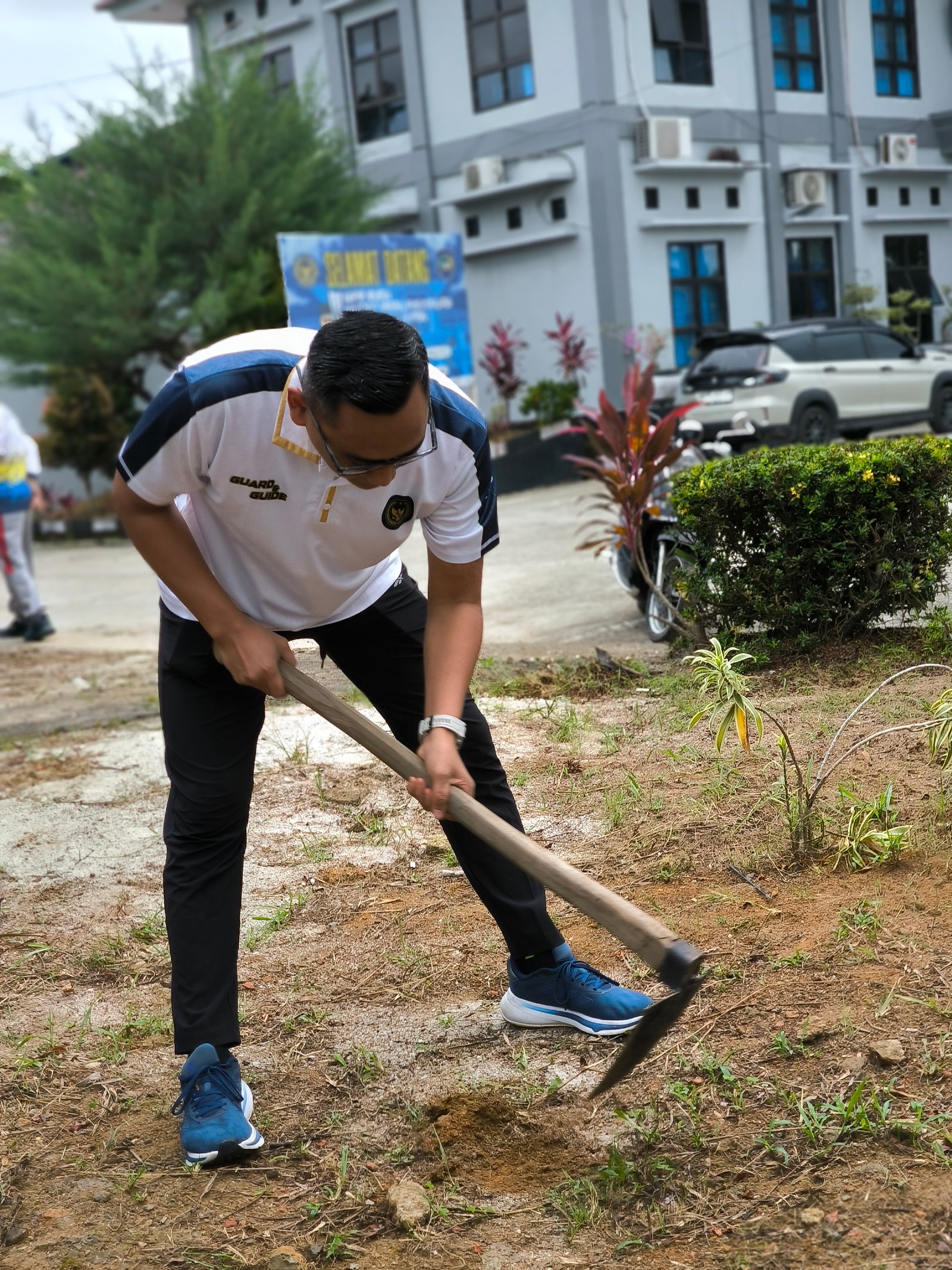 Sambut Bulan Suci Ramadhan, Kanwil Ditjenpas Babel Gotong Royong Bersihkan Mushola Al-Istiqomah
