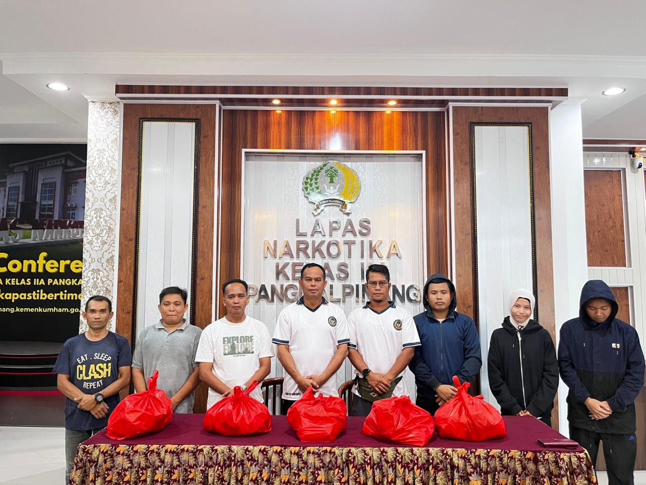 Wujud Nyata Kepedulian Sosial, Lapas Narkotika Pangkalpinang Salurkan Bantuan
